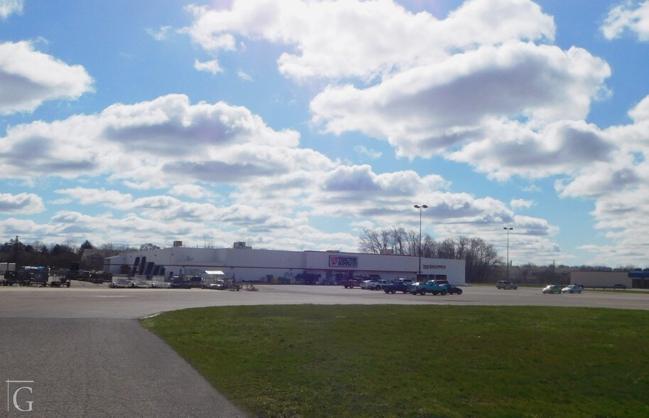 301 N Us Highway 131, Three Rivers, MI à vendre - Photo du bâtiment - Image 2 de 6