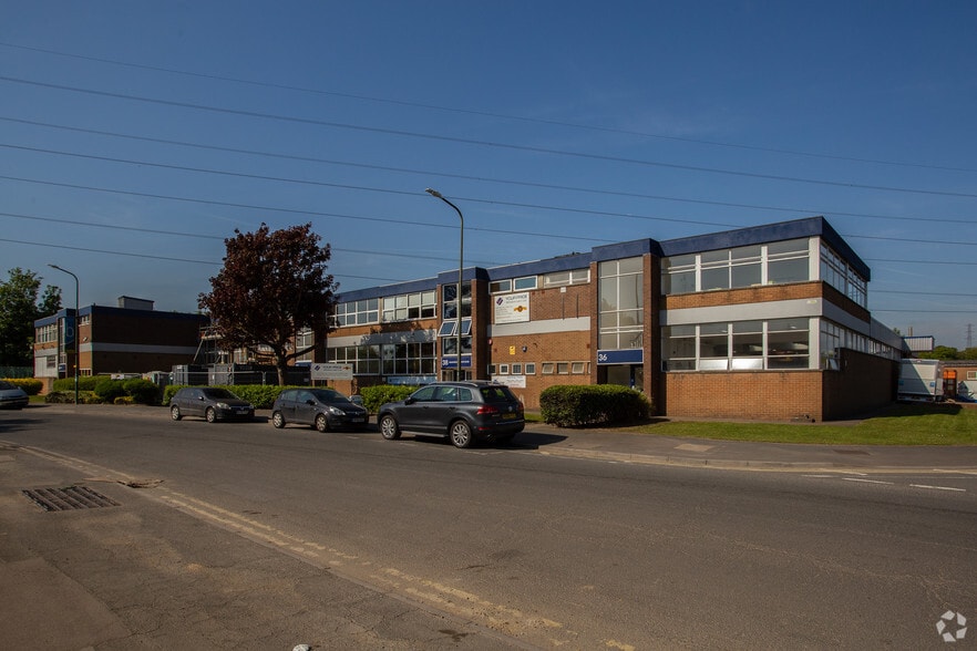 35-44 Wates Way, Mitcham à louer - Photo du bâtiment - Image 3 de 5