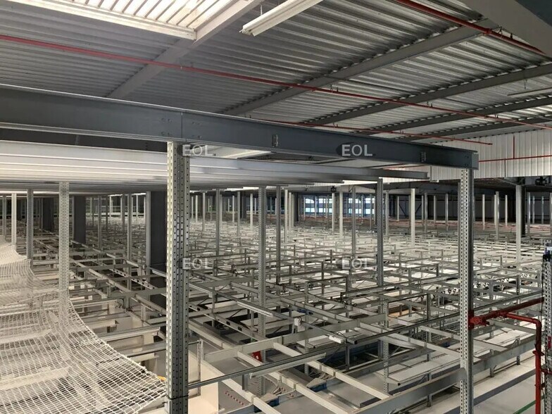 Industriel dans Saint-Michel-sur-Orge à louer - Photo du bâtiment - Image 3 de 8