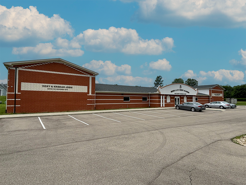 2579 Lillian Ln, Beavercreek, OH for lease - Primary Photo - Image 1 of 1