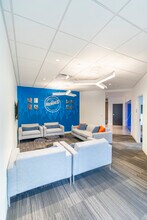 10100 W Innovation Dr, Wauwatosa, WI à louer Photo intérieure- Image 1 de 8