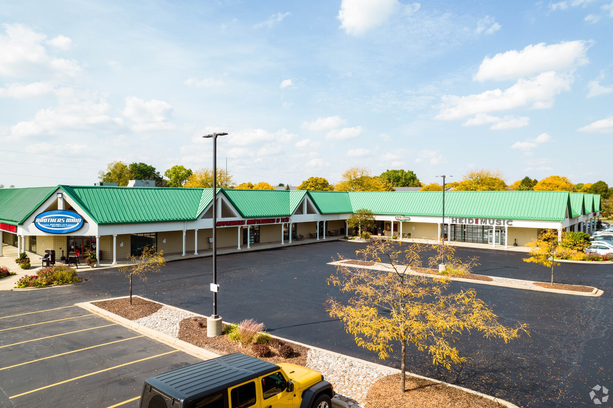 7940-7968 Tree Ln, Madison, WI for sale Primary Photo- Image 1 of 1