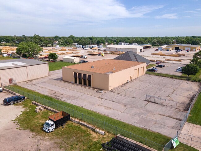 Plus de détails pour 1630 S St Clair St, Wichita, KS - Industriel à louer