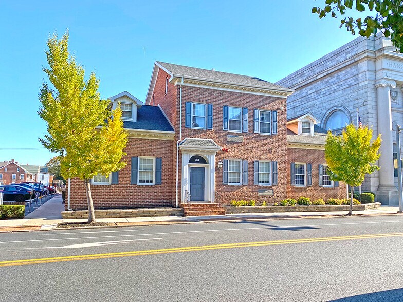 33 Carlisle St, Hanover, PA for sale - Primary Photo - Image 1 of 3