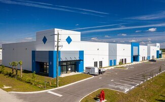 Plus de détails pour 16291 Domestic Ave, Fort Myers, FL - Local d'activités à louer