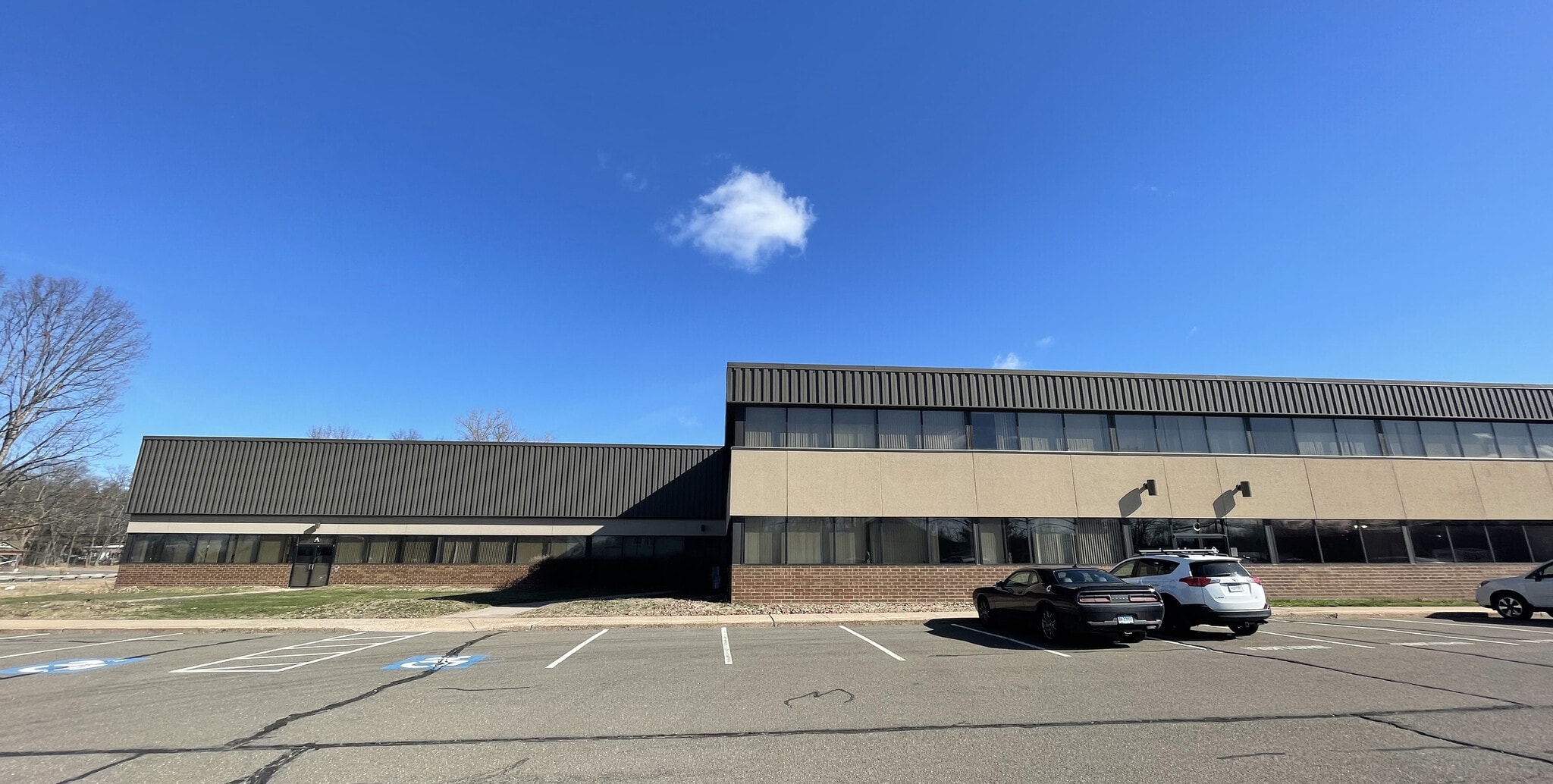 300 Pleasant Valley Rd, South Windsor, CT for lease Building Photo- Image 1 of 4