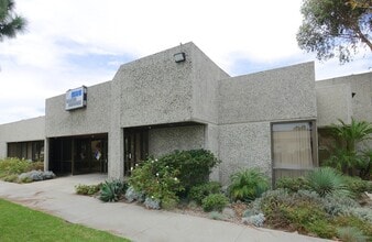 5421 Argosy Ave, Huntington Beach, CA à louer Photo intérieure- Image 1 de 1