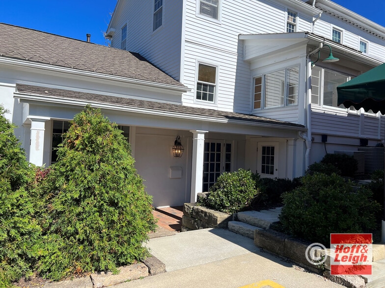 218-220 N Main St, Hudson, OH à vendre - Photo du bâtiment - Image 2 de 5