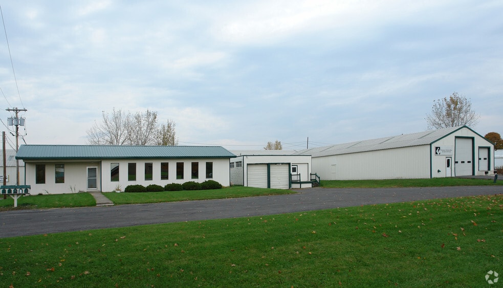 304 W Second St, East Syracuse, NY for lease - Building Photo - Image 3 of 24