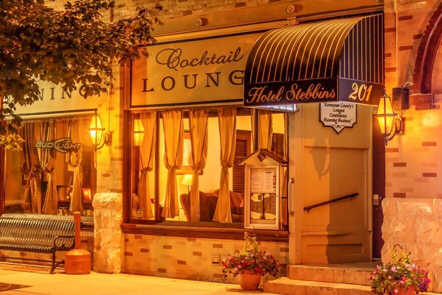 201 Steele St, Algoma, WI à vendre - Photo du bâtiment - Image 3 de 74