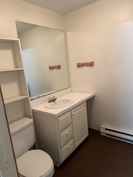 175 North St, Goshen, CT à louer - Photo intérieure - Image 3 de 13