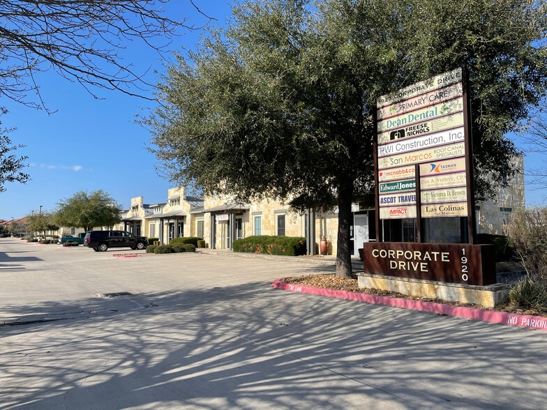 1920 Corporate Dr, San Marcos, TX for lease - Building Photo - Image 2 of 7