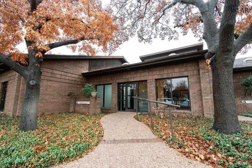 2215 Midwestern Pky, Wichita Falls, TX à louer Photo du bâtiment- Image 1 de 29