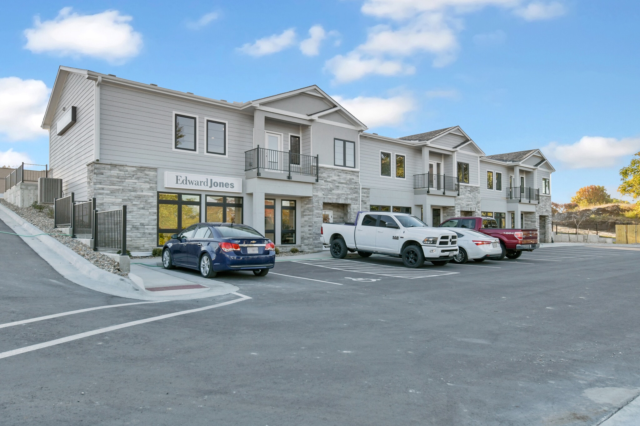 1010 Sugarland Dr, Pleasant Hill, MO for lease Primary Photo- Image 1 of 14