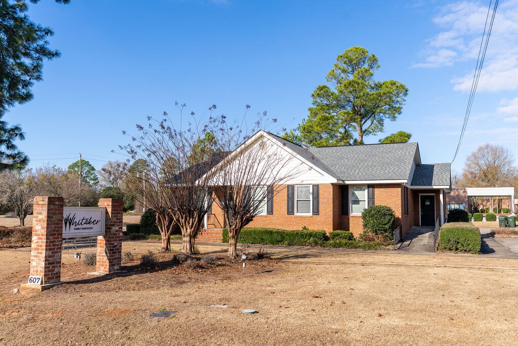 607 Bluebird Blvd, Fort Valley, GA à vendre Photo principale- Image 1 de 18