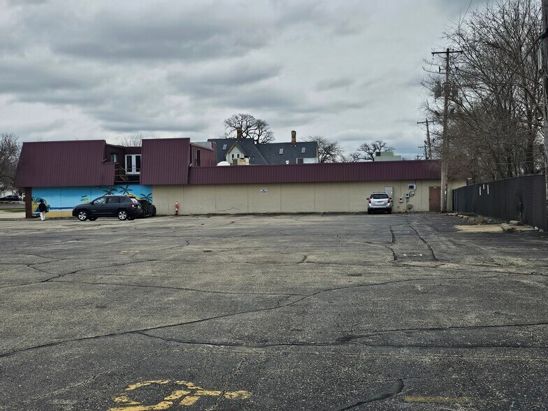 822 Broad St, Beloit, WI à louer - Photo du bâtiment - Image 2 de 3