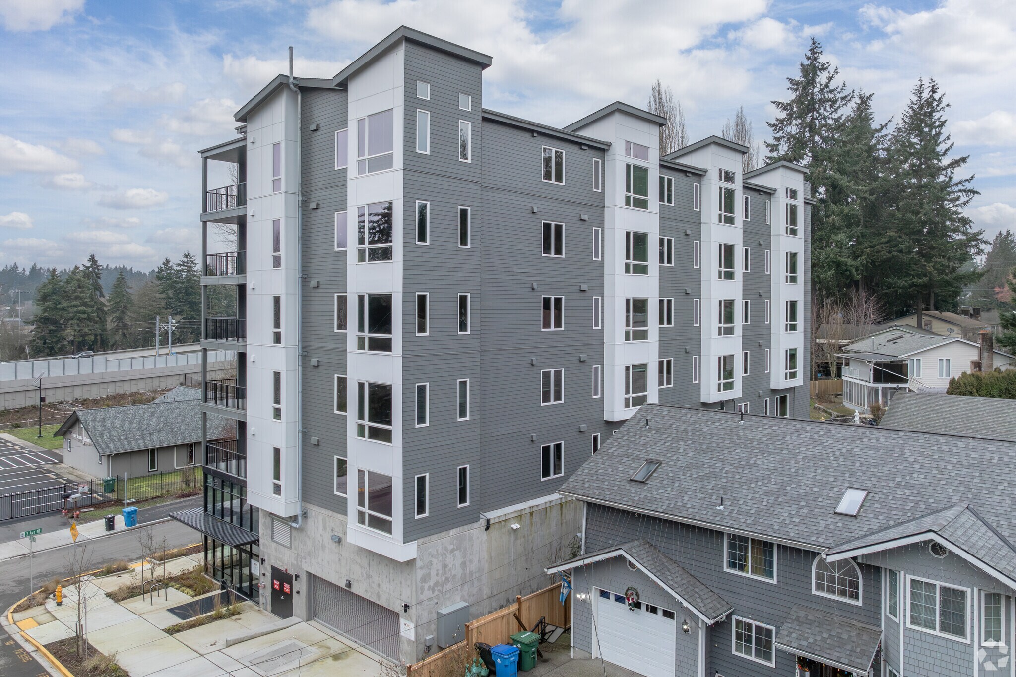 304 NE 152nd St, Shoreline, WA à vendre Photo principale- Image 1 de 1