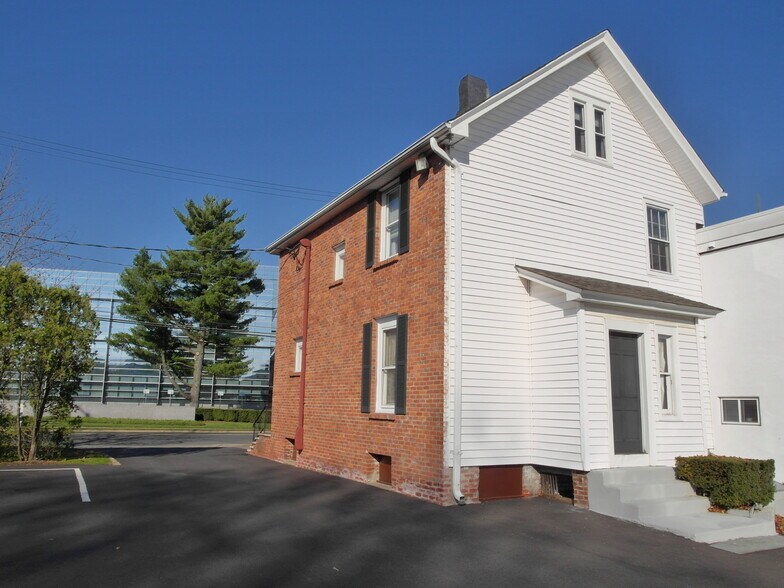 137-139 Lafayette Ave, Suffern, NY à louer - Photo du bâtiment - Image 3 de 12