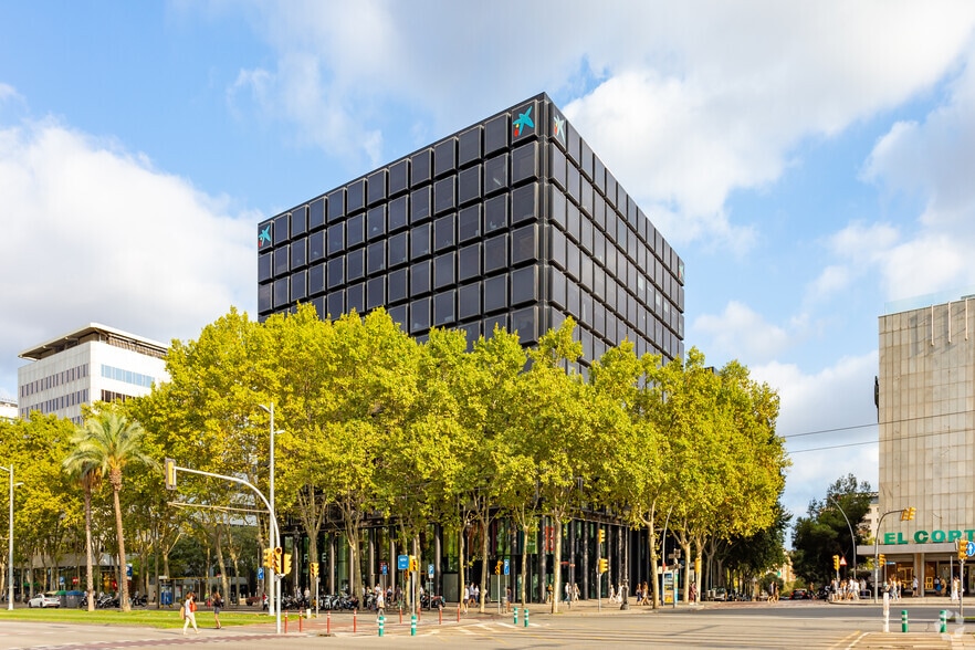 Carrer de Joan Güell, 236, Barcelona, Barcelona for lease - Primary Photo - Image 1 of 8