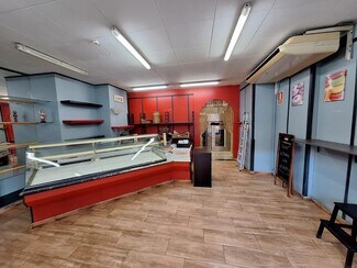 Plus de détails pour Multi-résidentiel à vendre