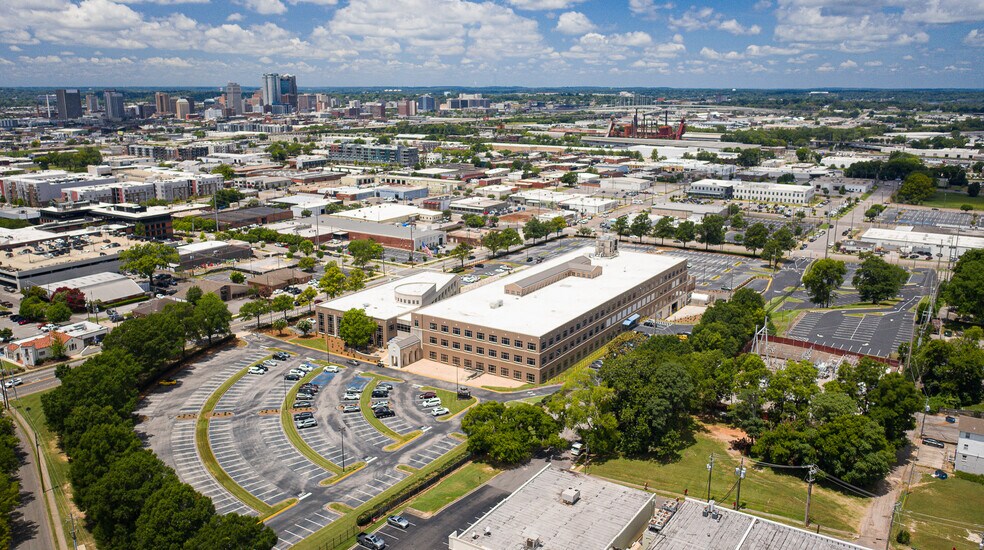The Brock Center Portfolio portefeuille de 2 propriétés à vendre sur LoopNet.ca - Photo du bâtiment - Image 2 de 12
