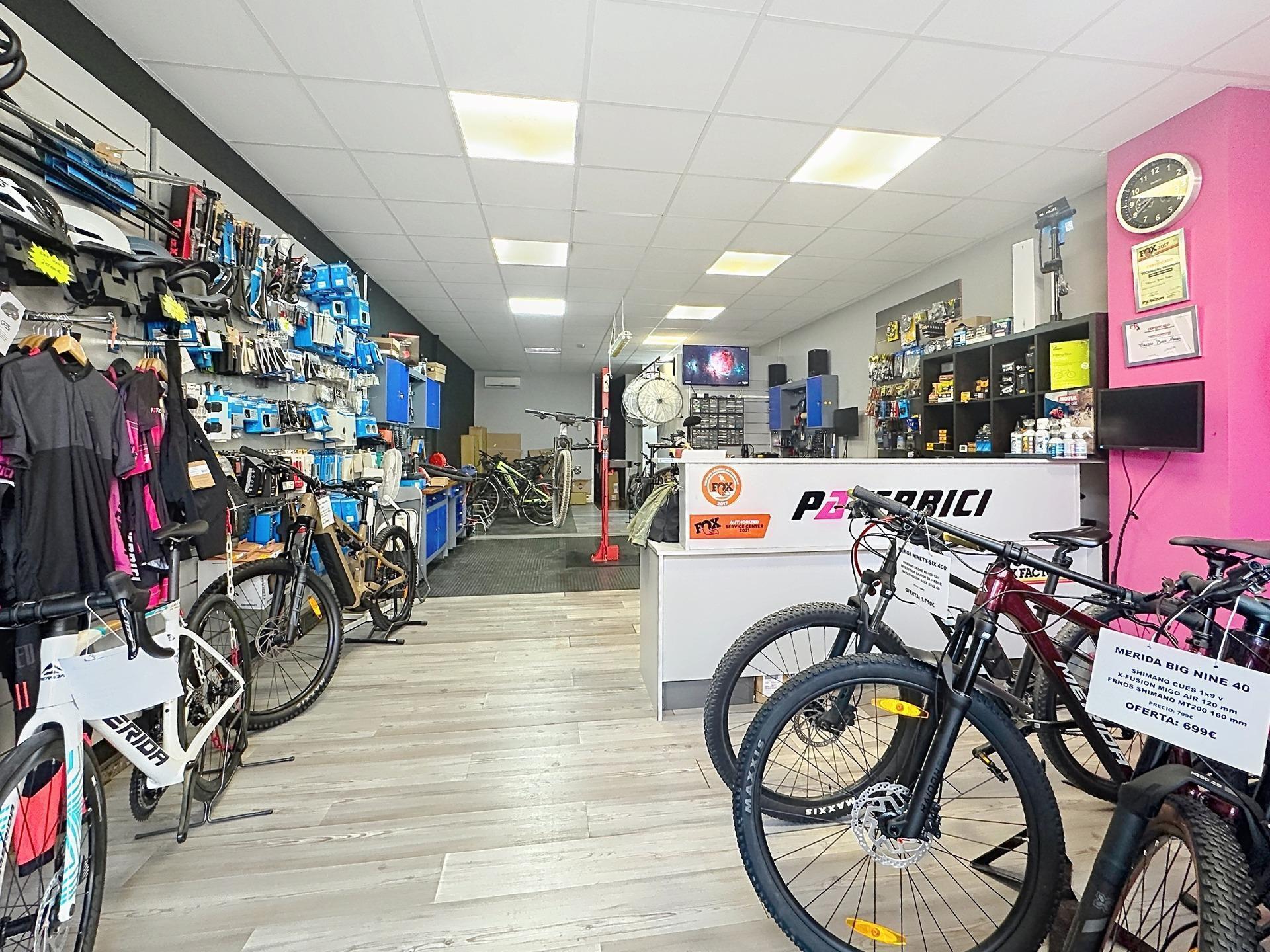 Retail in Paterna for sale Interior Photo- Image 1 of 23