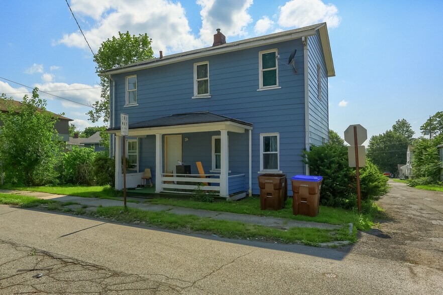 149 5th Ave, Sharon, PA à vendre - Photo principale - Image 1 de 1