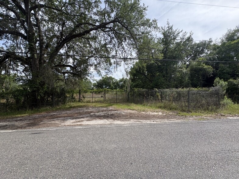 101 Collins Rd, Osteen, FL à vendre - Photo du bâtiment - Image 2 de 3