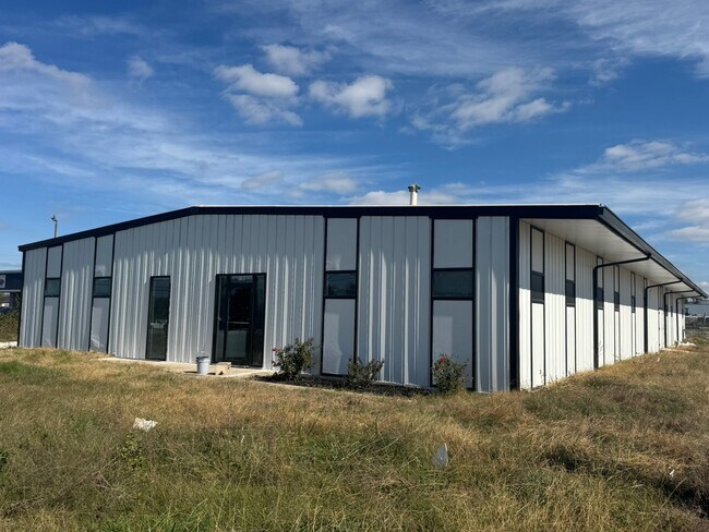 Plus de détails pour 2103 S 8th St, Rogers, AR - Industriel à vendre