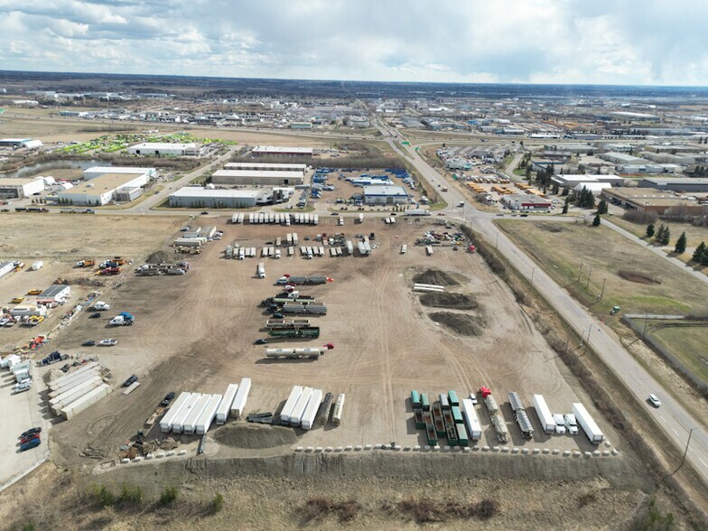 1630 90 Avenue, Edmonton, AB à louer - Photo du bâtiment - Image 3 de 6