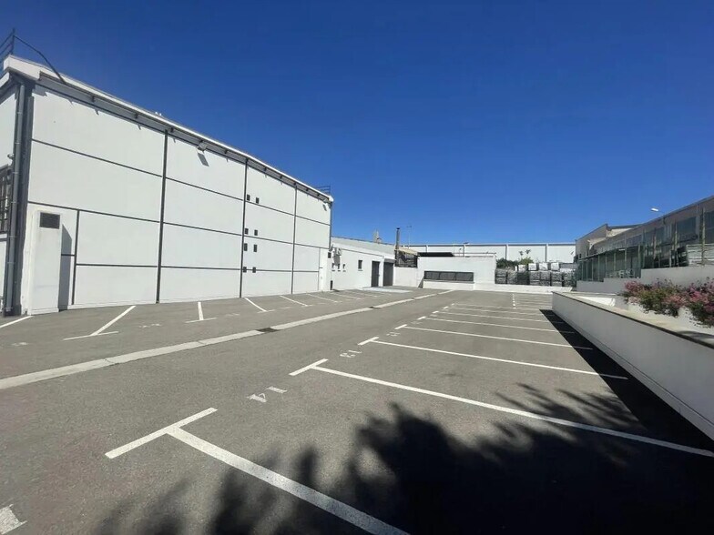 Bureau dans Marseille à louer - Photo du bâtiment - Image 3 de 13