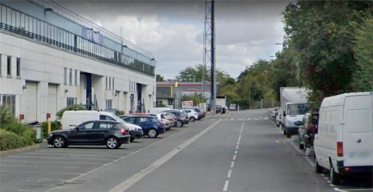 Flex in Le Thillay for lease Building Photo- Image 1 of 7