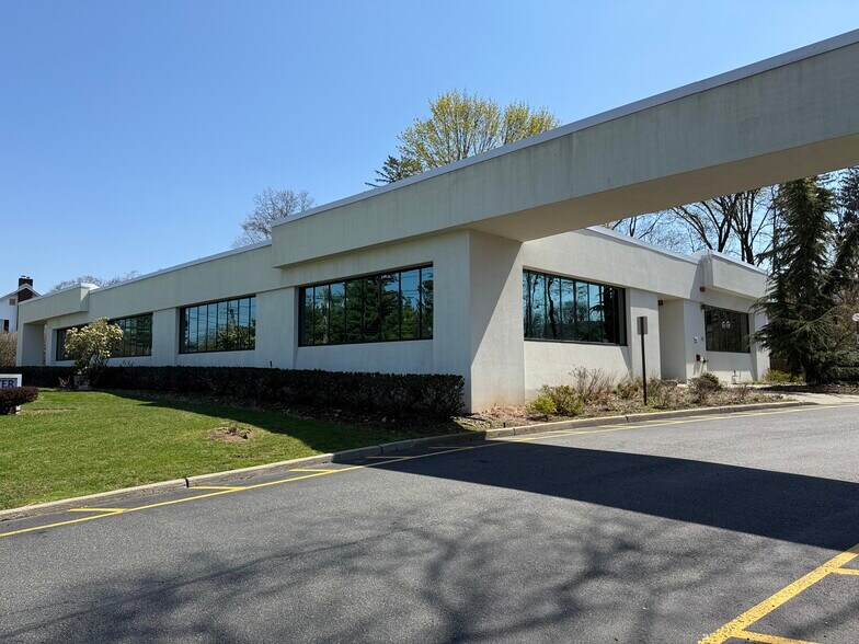 79 Route 59, Suffern, NY à louer - Photo du bâtiment - Image 2 de 20