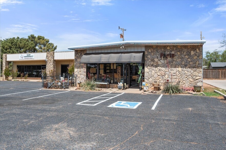 1926 W Lockwood St, Tahoka, TX for sale - Building Photo - Image 3 of 4