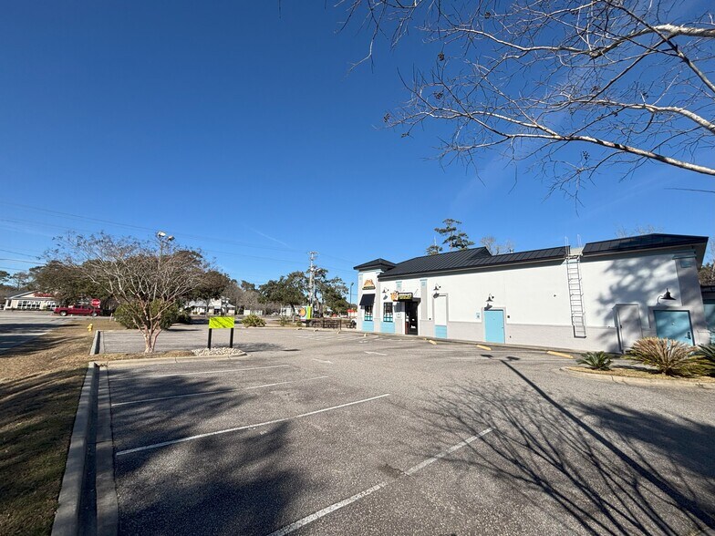 10378 Ocean Hwy, Pawleys Island, SC à louer - Photo du bâtiment - Image 3 de 15