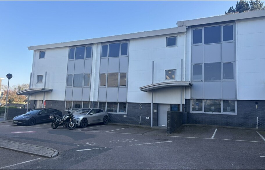 Unit 2 English Close, Hove à louer - Photo du bâtiment - Image 3 de 7