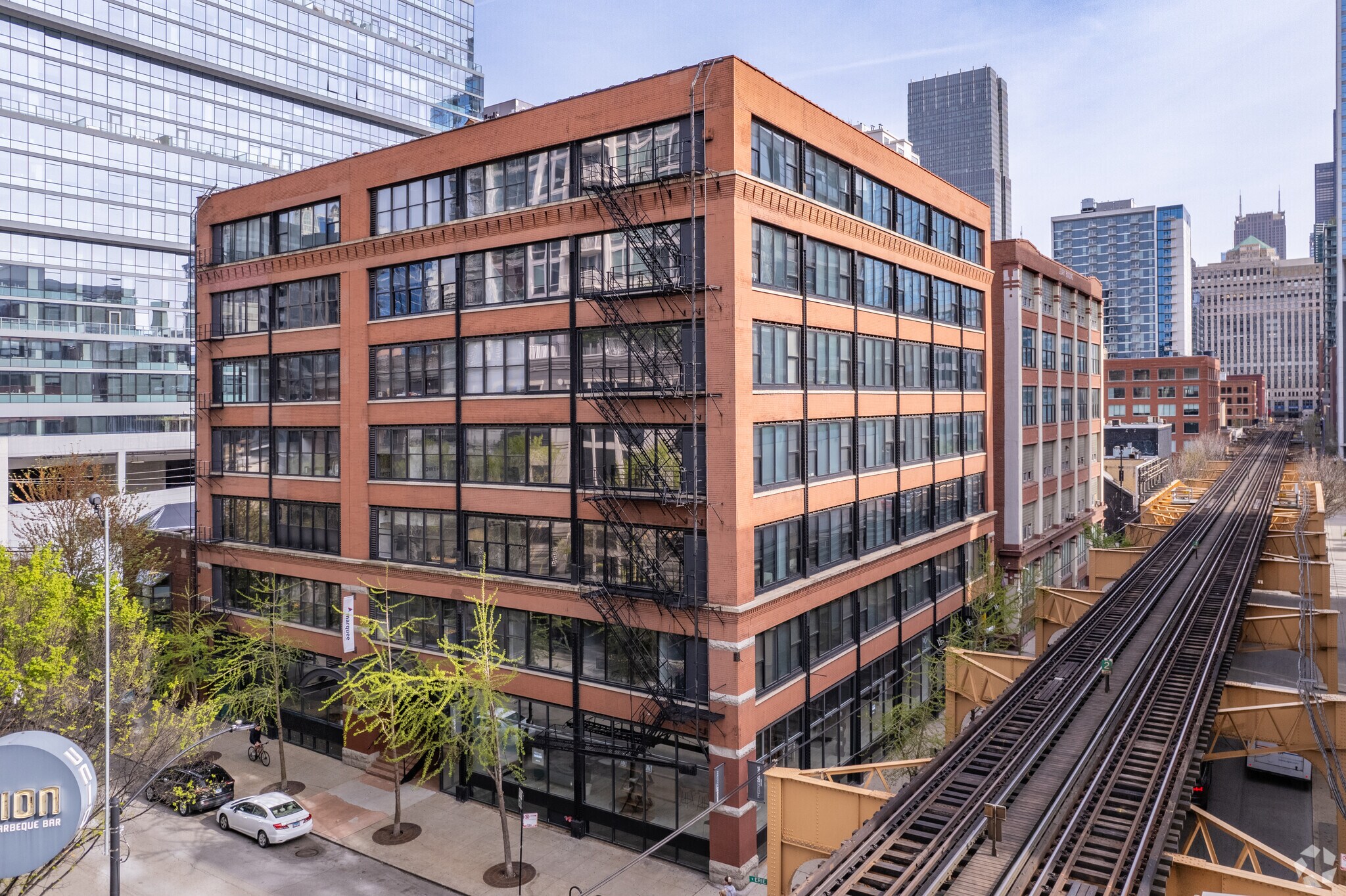 223 W Erie St, Chicago, IL à louer Photo du bâtiment- Image 1 de 14