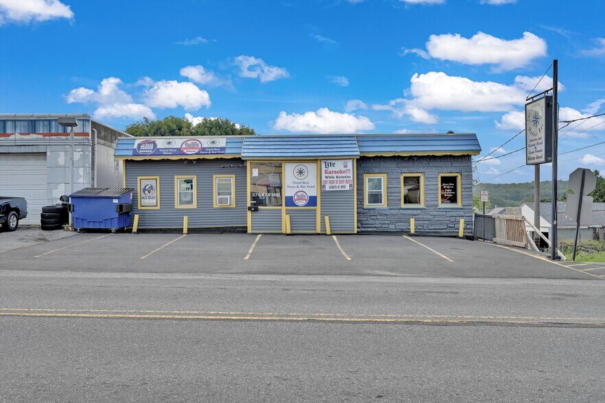 10 W Oak St, Frackville, PA à vendre - Photo du bâtiment - Image 2 de 27