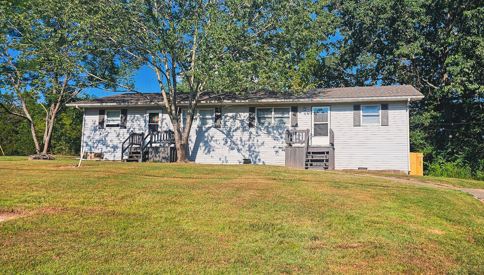 1801 Ridgewood Dr, Murray, KY à vendre - Photo du bâtiment - Image 1 de 40