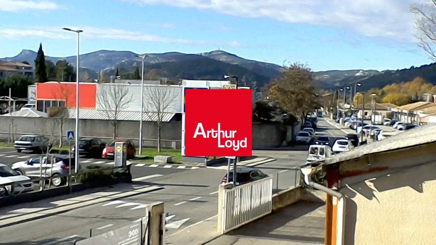 Avenue Du 19 Mars 1962, Auriol for lease Building Photo- Image 1 of 6