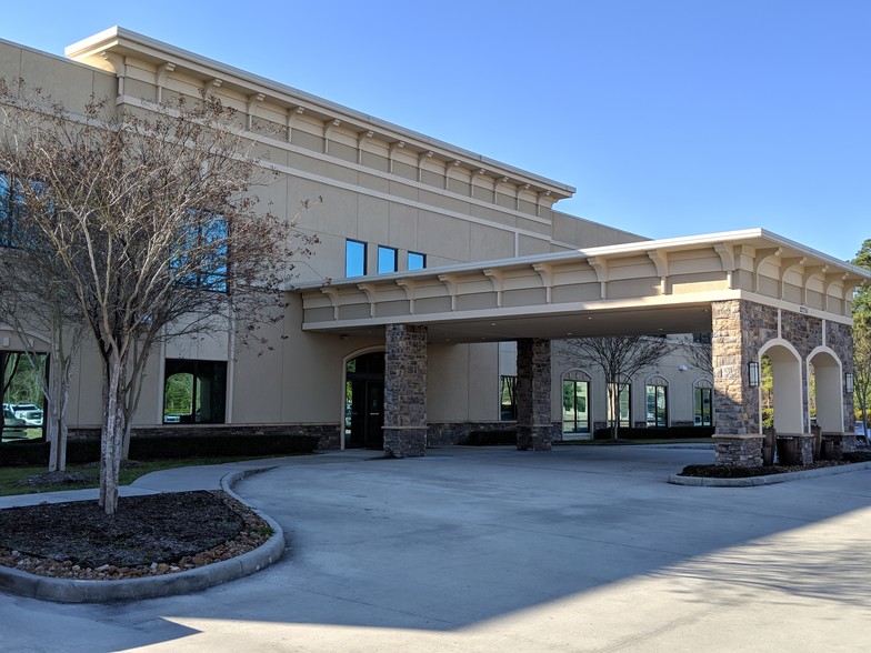 22751 Professional Dr, Kingwood, TX for lease - Building Photo - Image 1 of 9