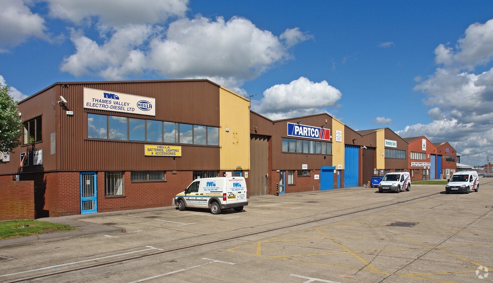 Hyperion Way, Reading for lease - Building Photo - Image 3 of 4