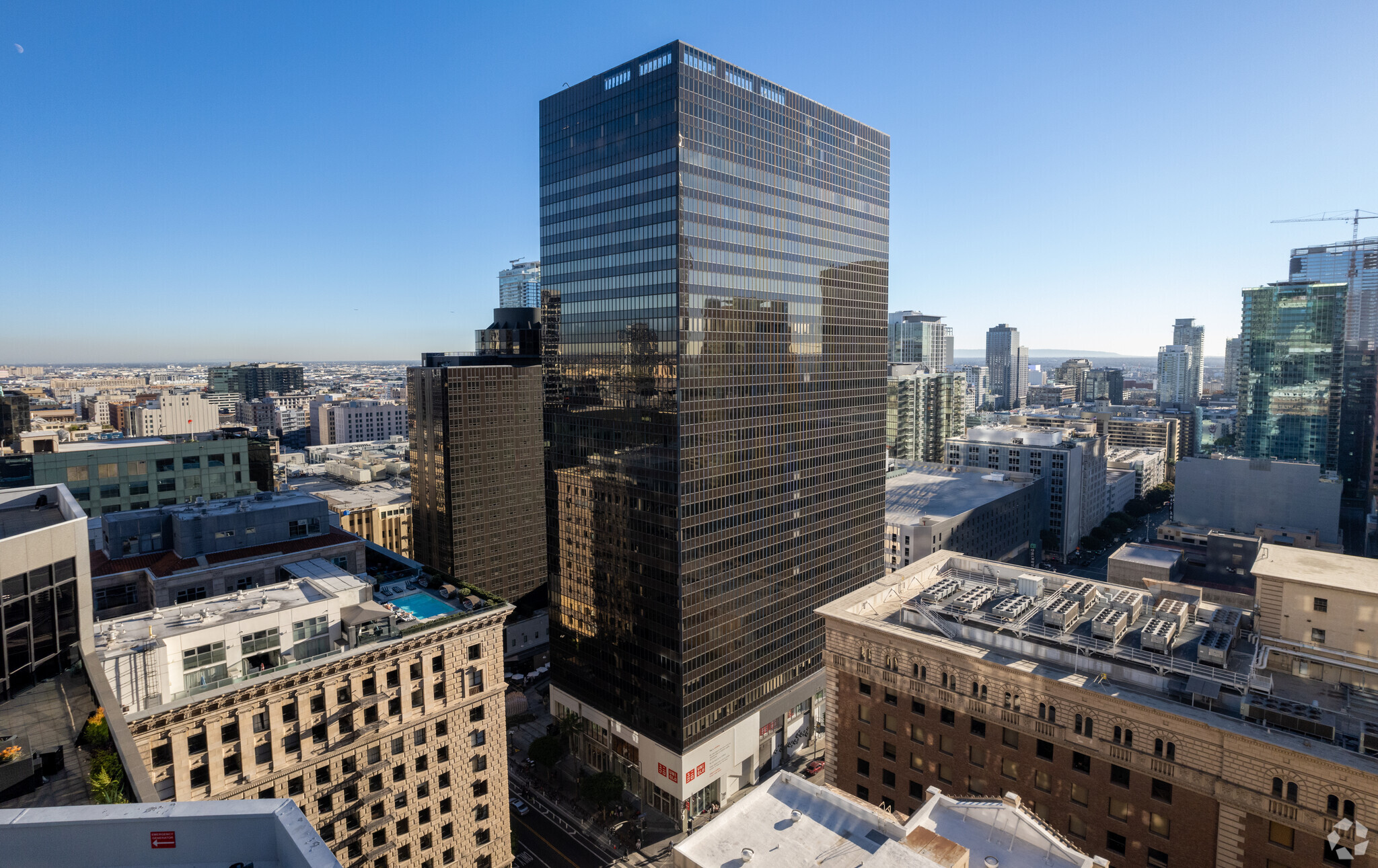 700 S Flower St, Los Angeles, CA for lease Building Photo- Image 1 of 7