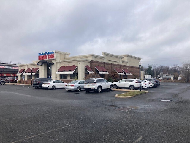 65 Us-1, Metuchen, NJ à louer - Photo du bâtiment - Image 1 de 2