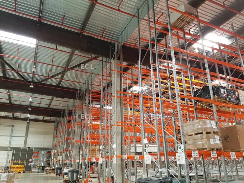 Industriel dans Genas à louer - Photo intérieure - Image 2 de 4