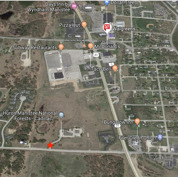 412 Red Apple Rd, Manistee, MI for lease - Building Photo - Image 3 of 4