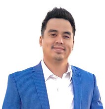 Elton Chau