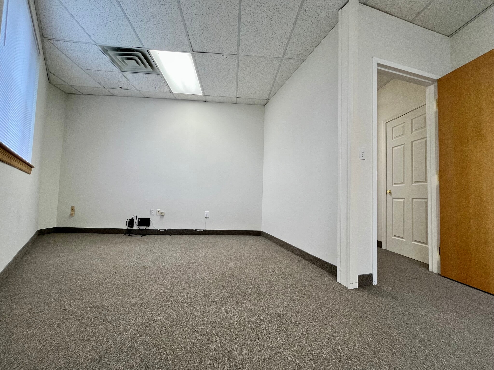 435 Newbury St, Danvers, MA for lease Interior Photo- Image 1 of 2