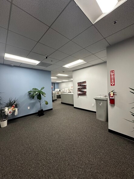 5000 E Spring St, Long Beach, CA for lease - Interior Photo - Image 2 of 12