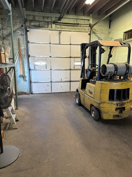 300 N Westwood Dr, Toledo, OH for lease - Building Photo - Image 3 of 9